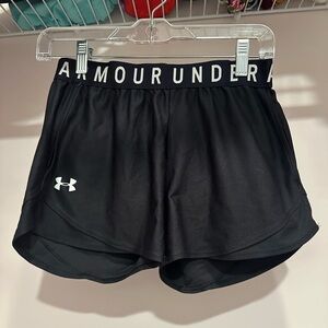 Black under armour running short